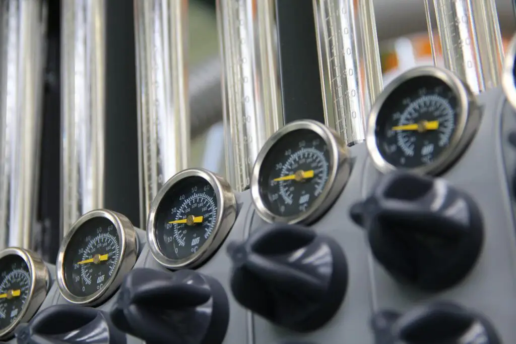 A close-up image of a manometer that is use to measure CFM of an air compressor