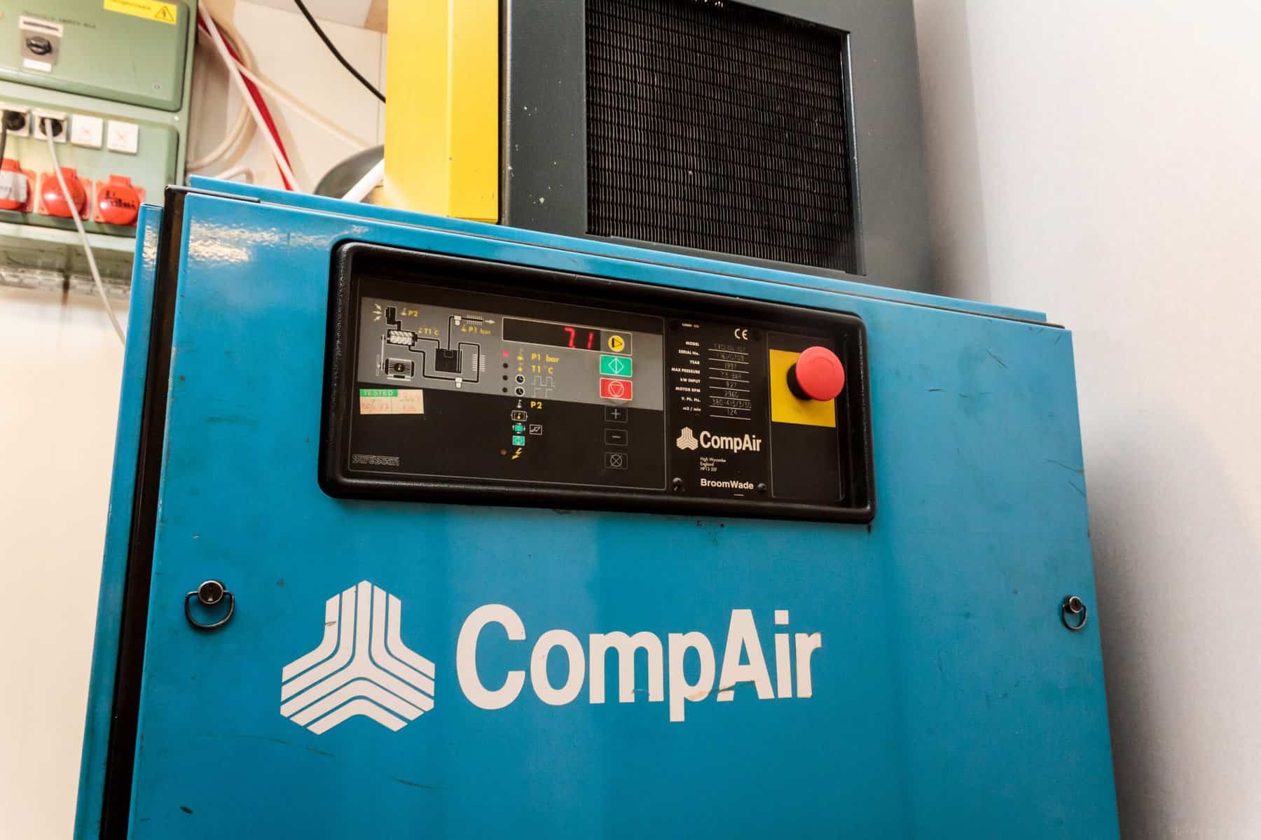 How Does an Air Compressor Dryer Work? Builder Create