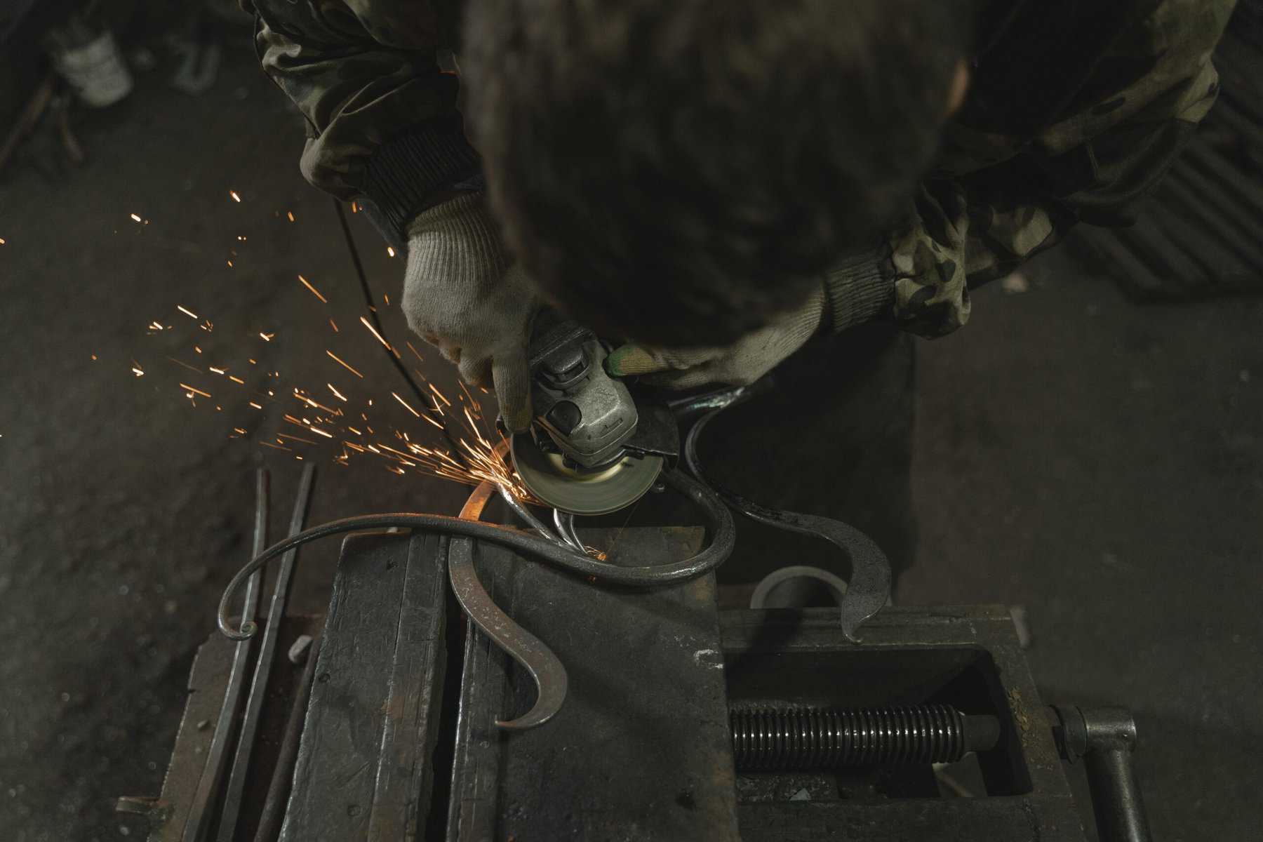 How to Cut a Metal Rod Without a Saw Builder Create